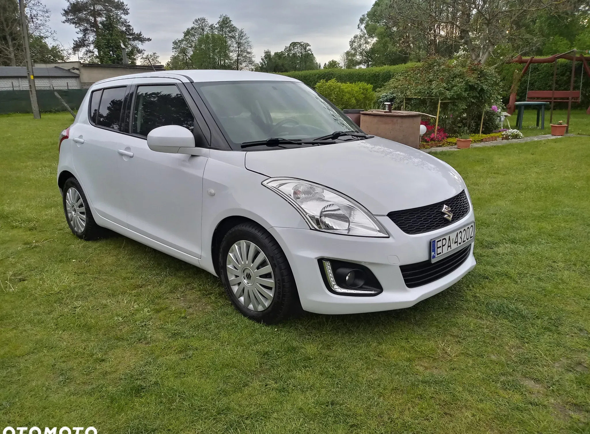 suzuki swift łódzkie Suzuki Swift cena 31900 przebieg: 130000, rok produkcji 2015 z Chęciny